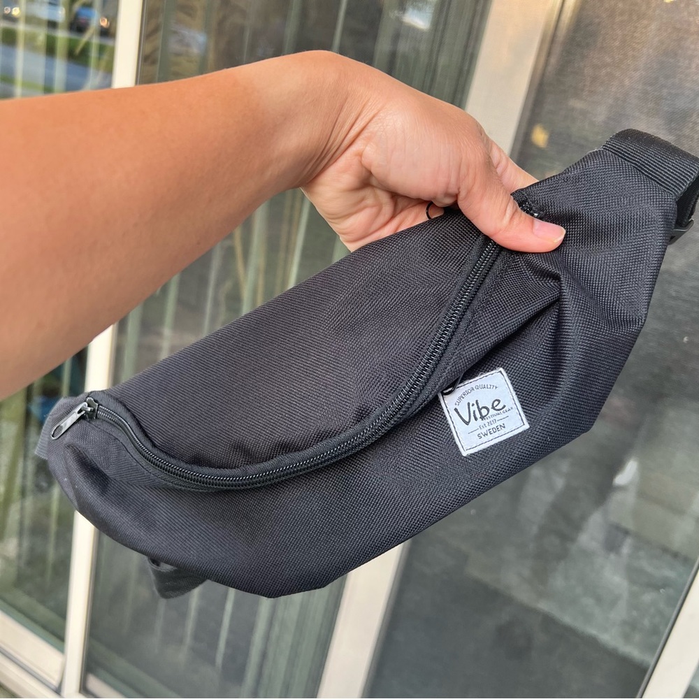 Vibes Black Belt Bag